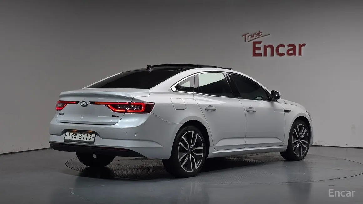Renault SM6