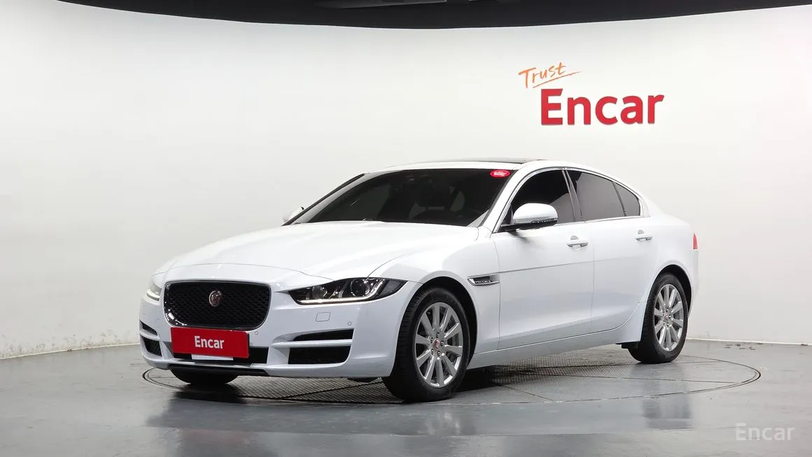 Jaguar XE