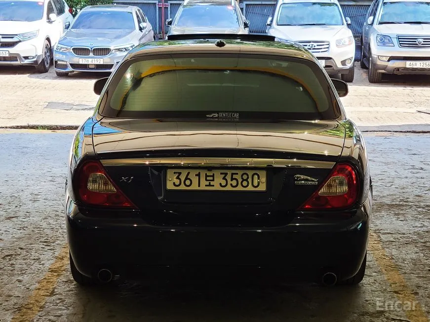 Jaguar XJ