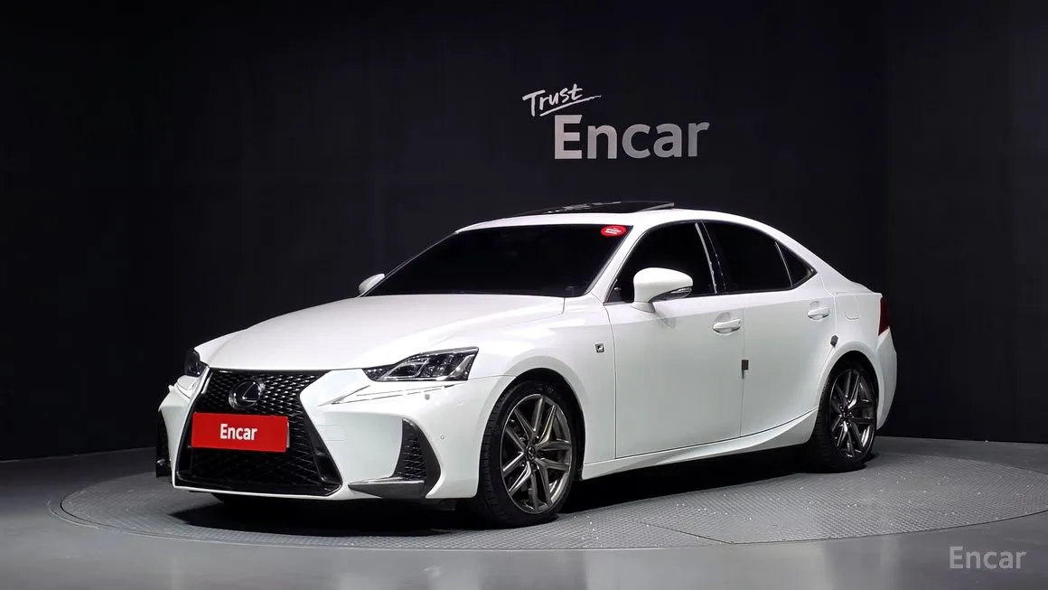 Lexus IS