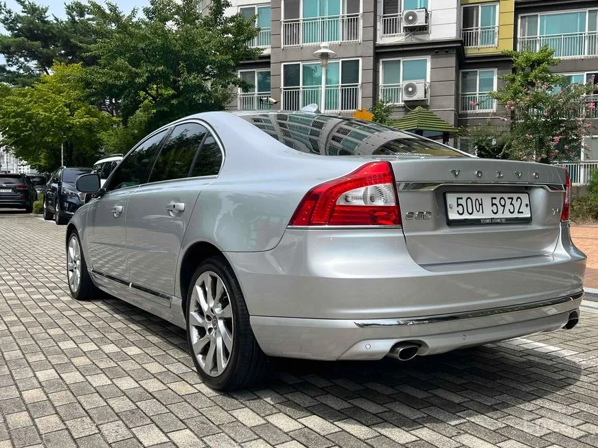 Volvo S80