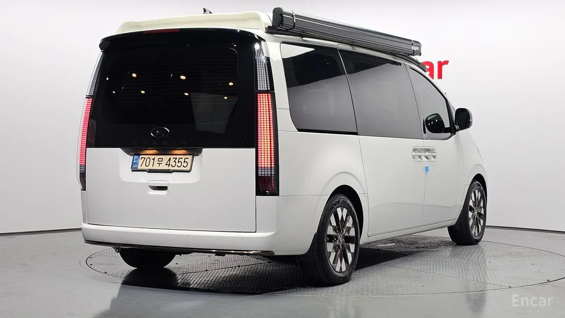 Hyundai Staria