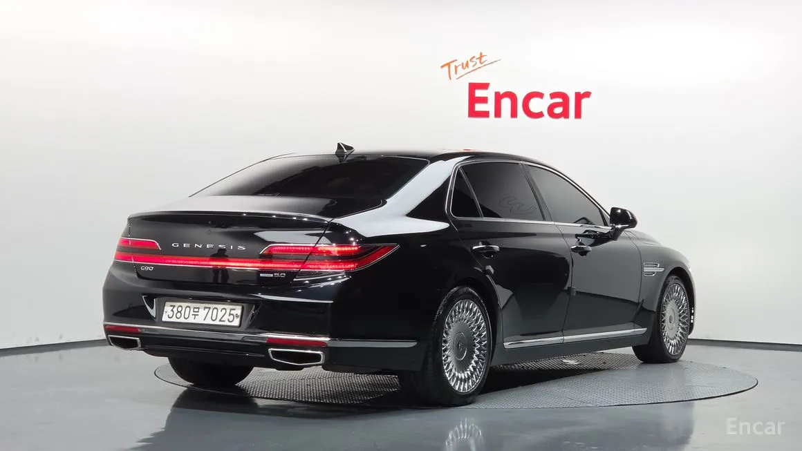 Genesis G90