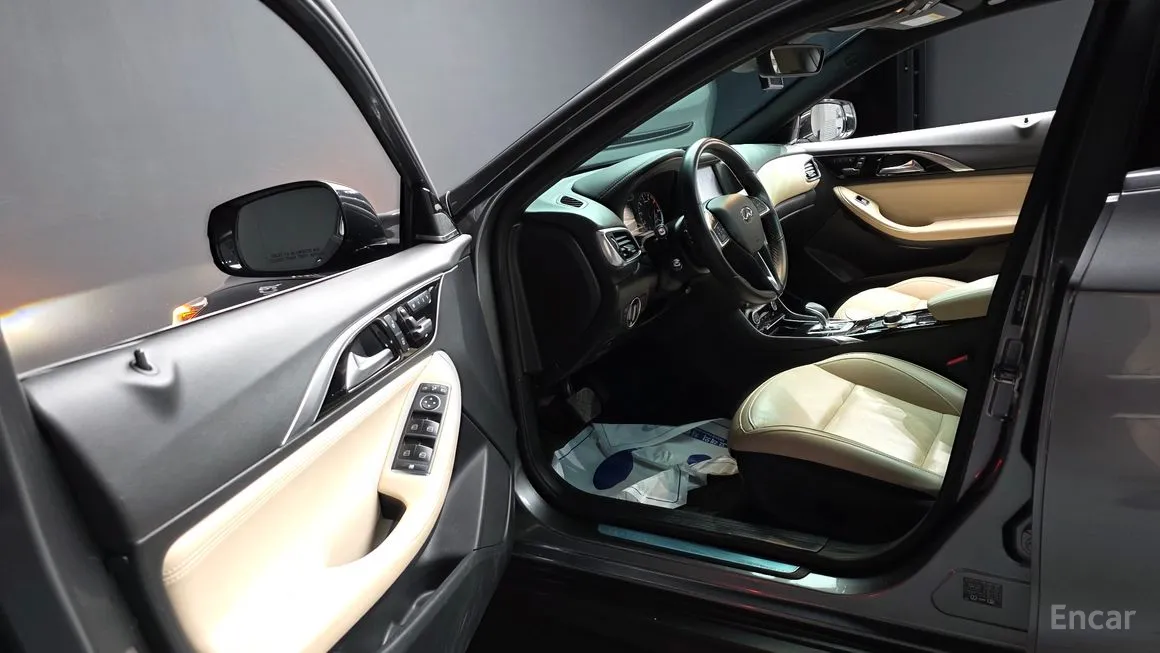 Infiniti QX30