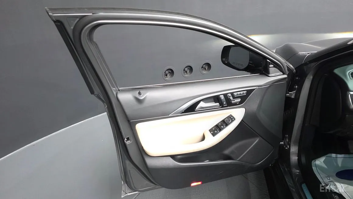 Infiniti QX30