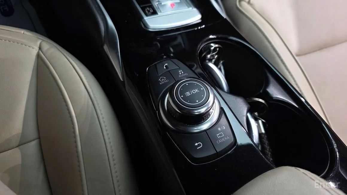 Infiniti QX30