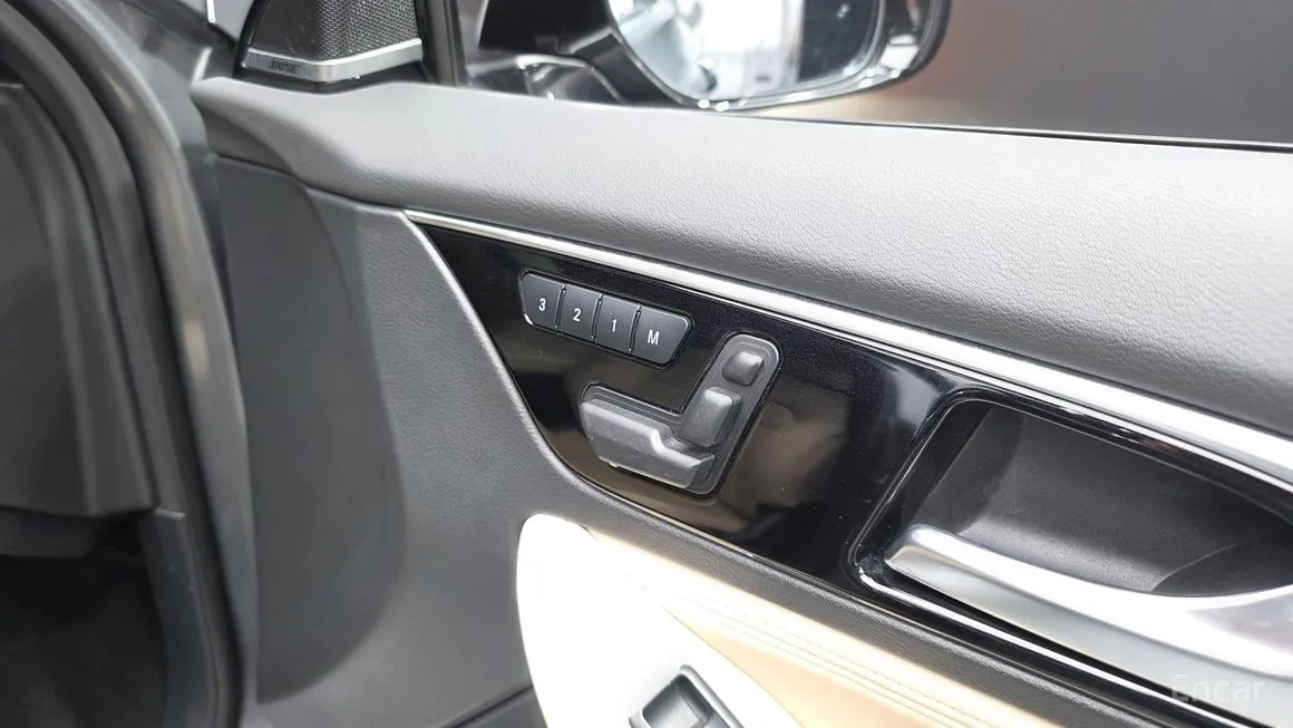 Infiniti QX30