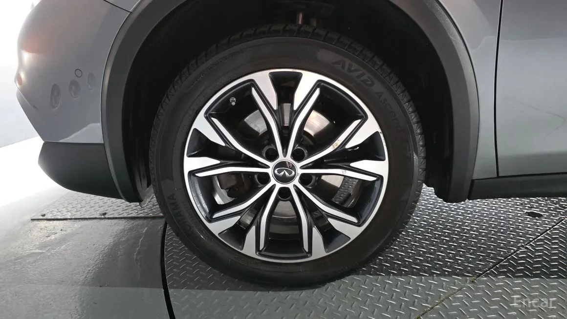 Infiniti QX30