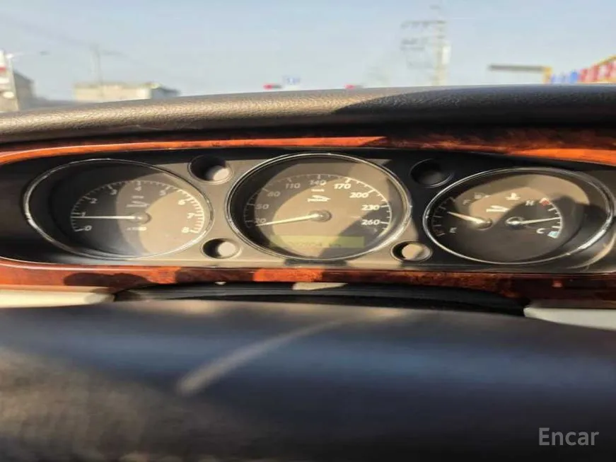 Jaguar XJ-6