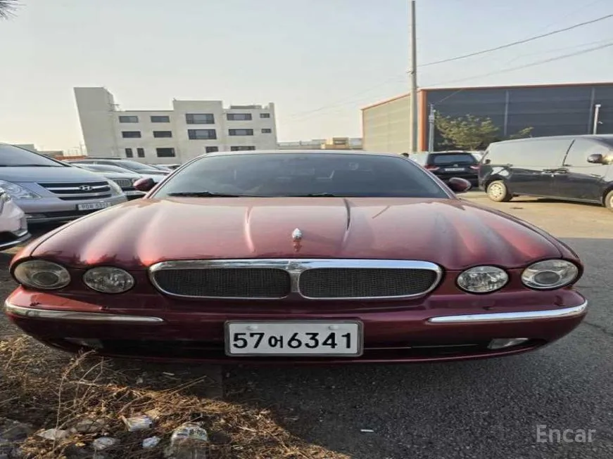 Jaguar XJ-6
