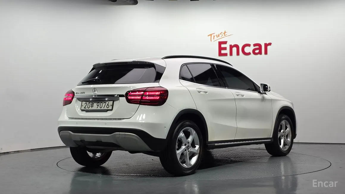 Mercedes-Benz GLA-Class