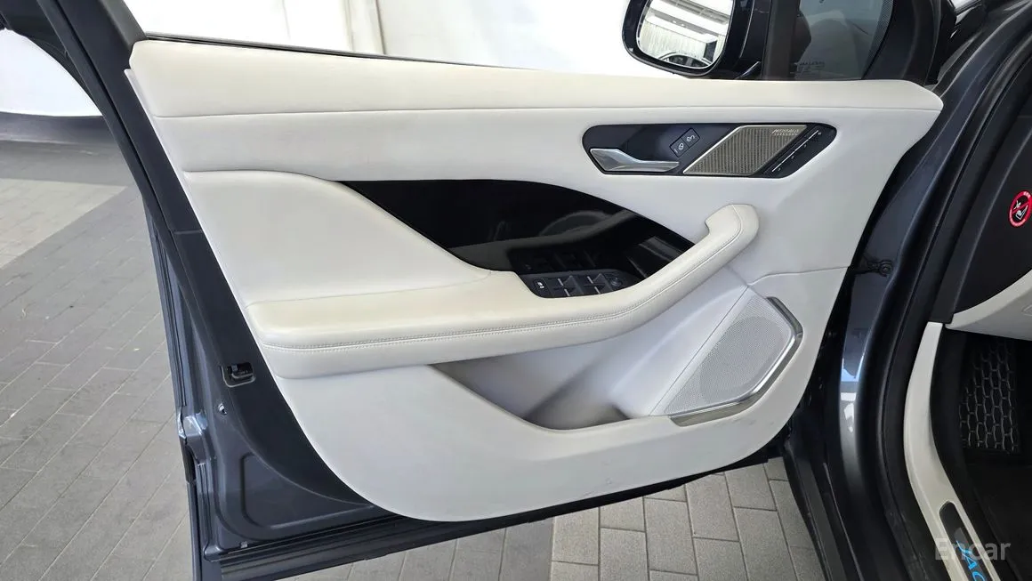 Jaguar I-PACE