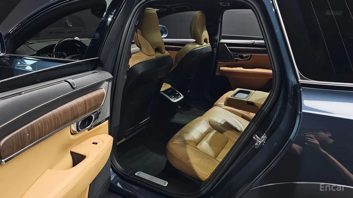 Volvo V90
