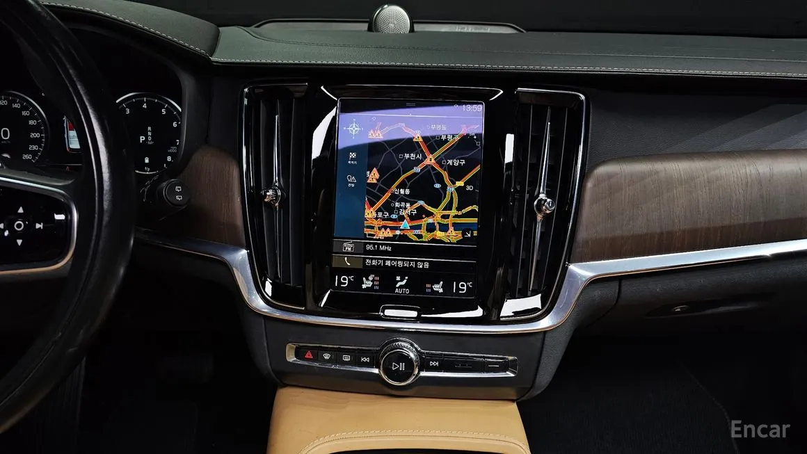 Volvo V90