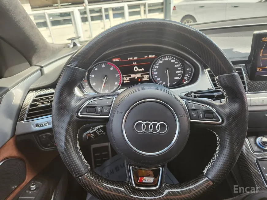 Audi S8