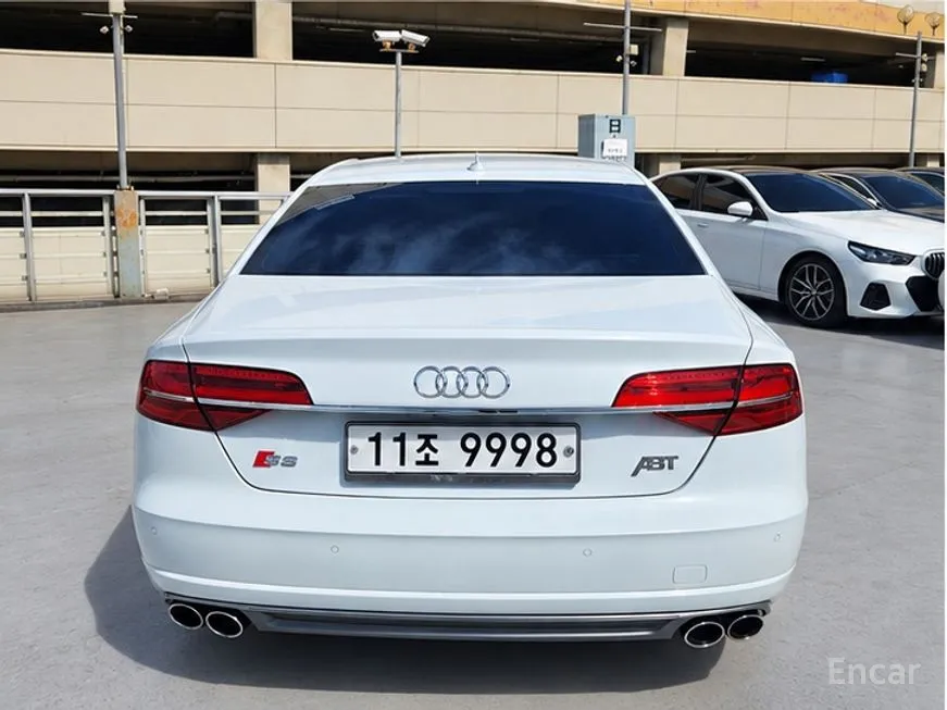 Audi S8