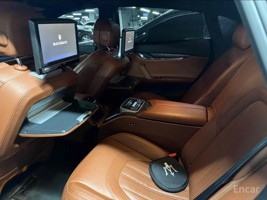 Maserati Quattroporte