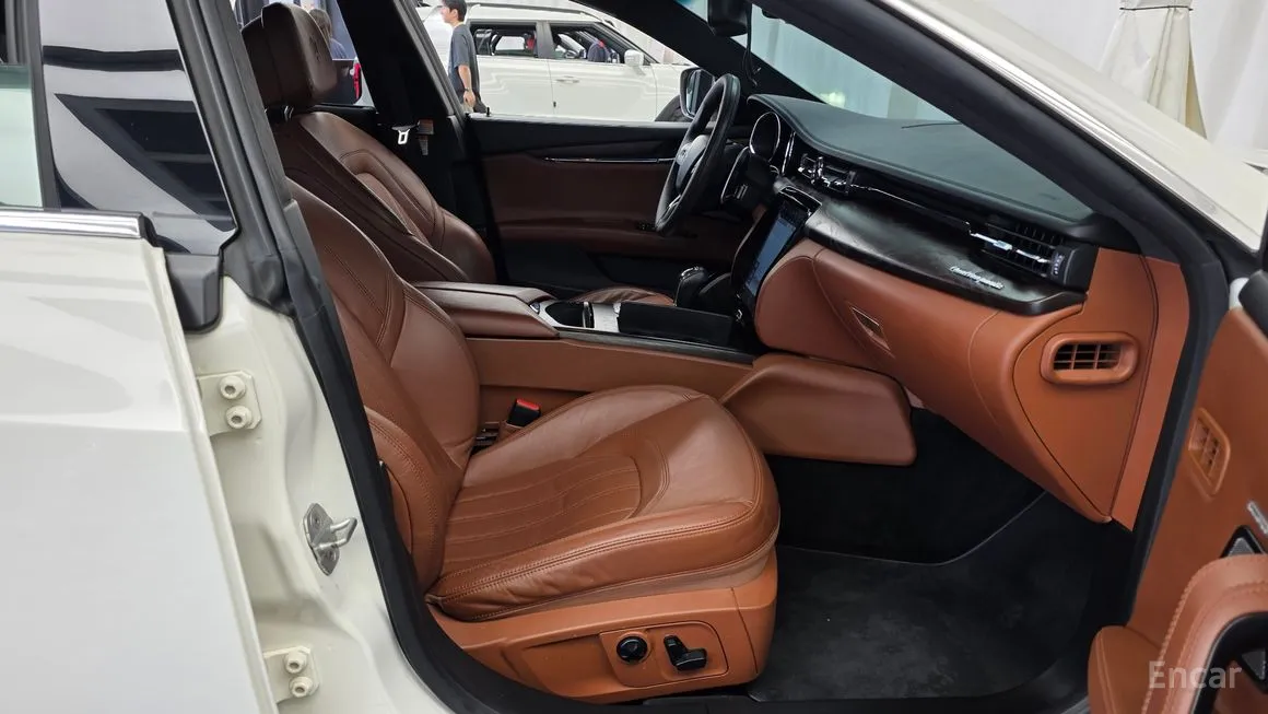 Maserati Quattroporte