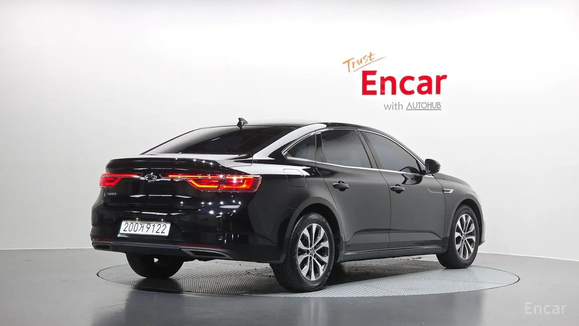 Renault SM6