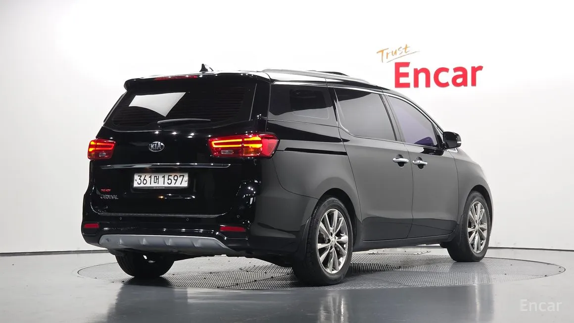 Kia Carnival