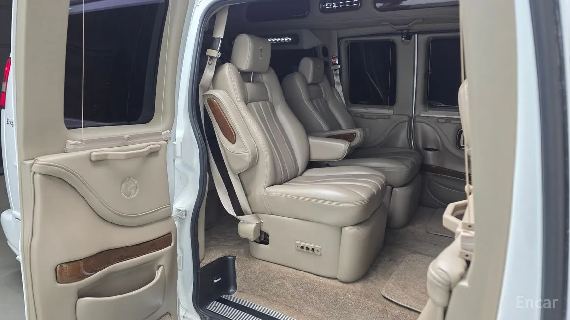 Chevrolet Express Van