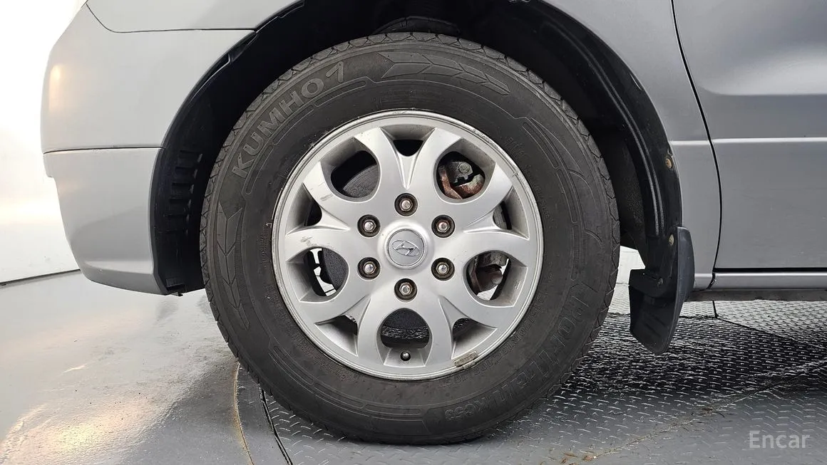 Hyundai Starex