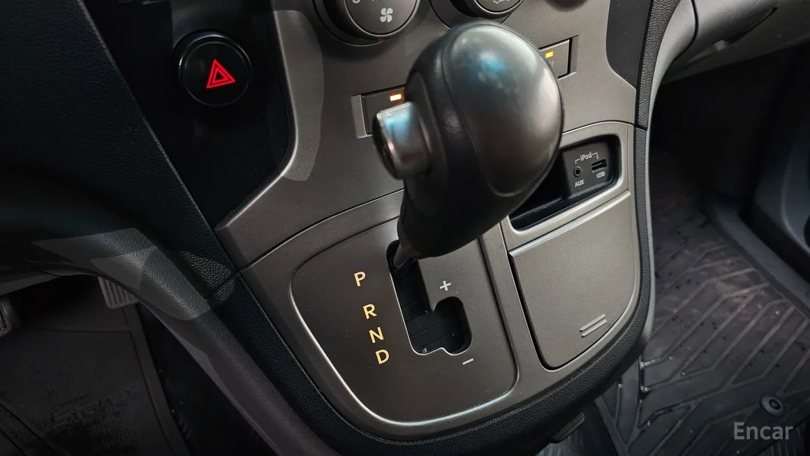 Hyundai Starex