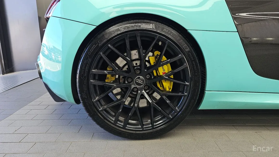 Audi R8