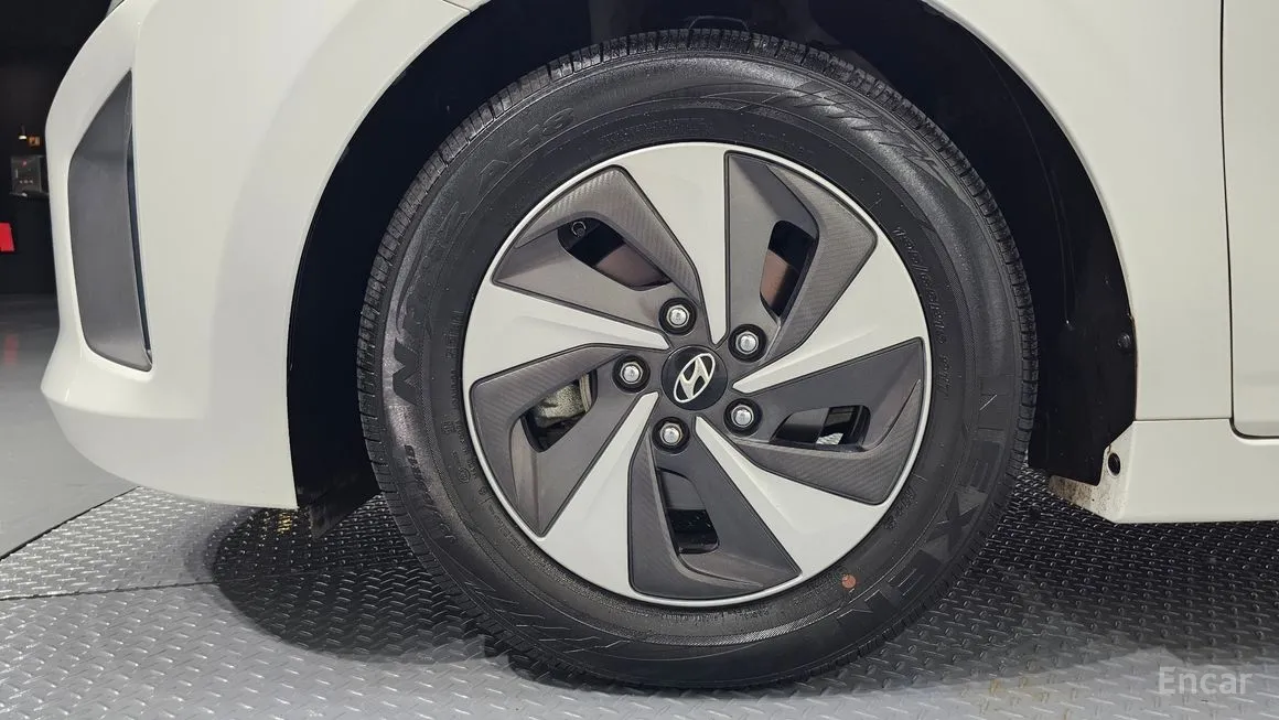 Hyundai Ioniq