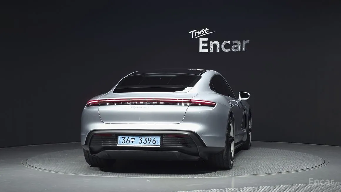 Porsche Taycan