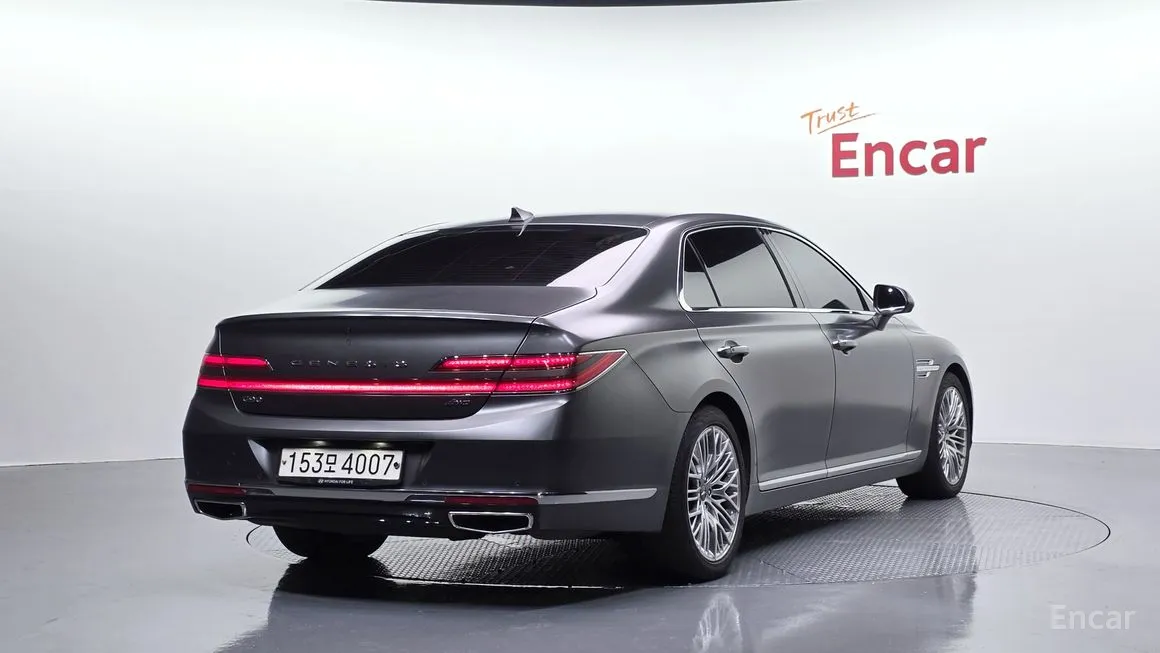 Genesis G90