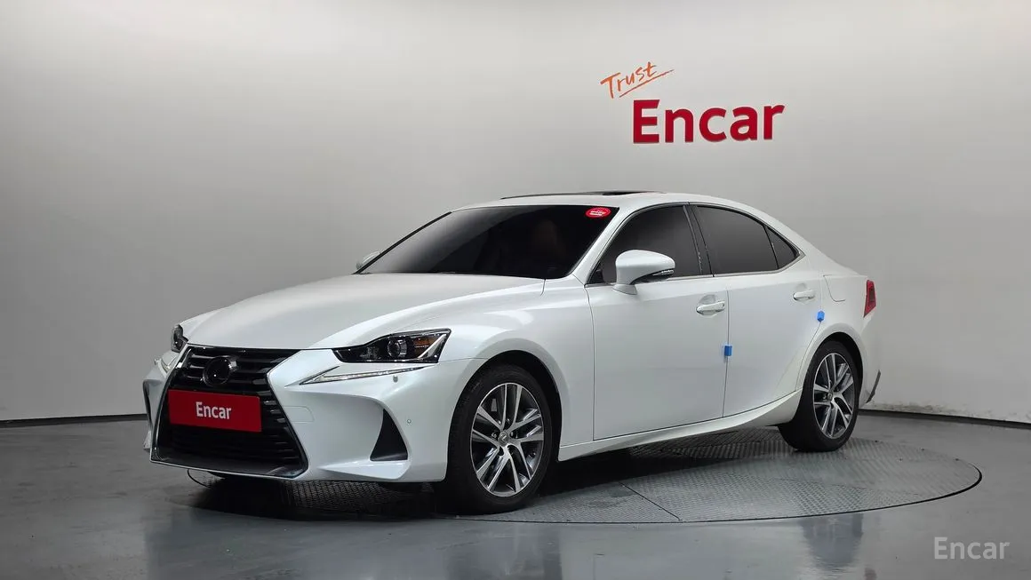 Lexus IS
