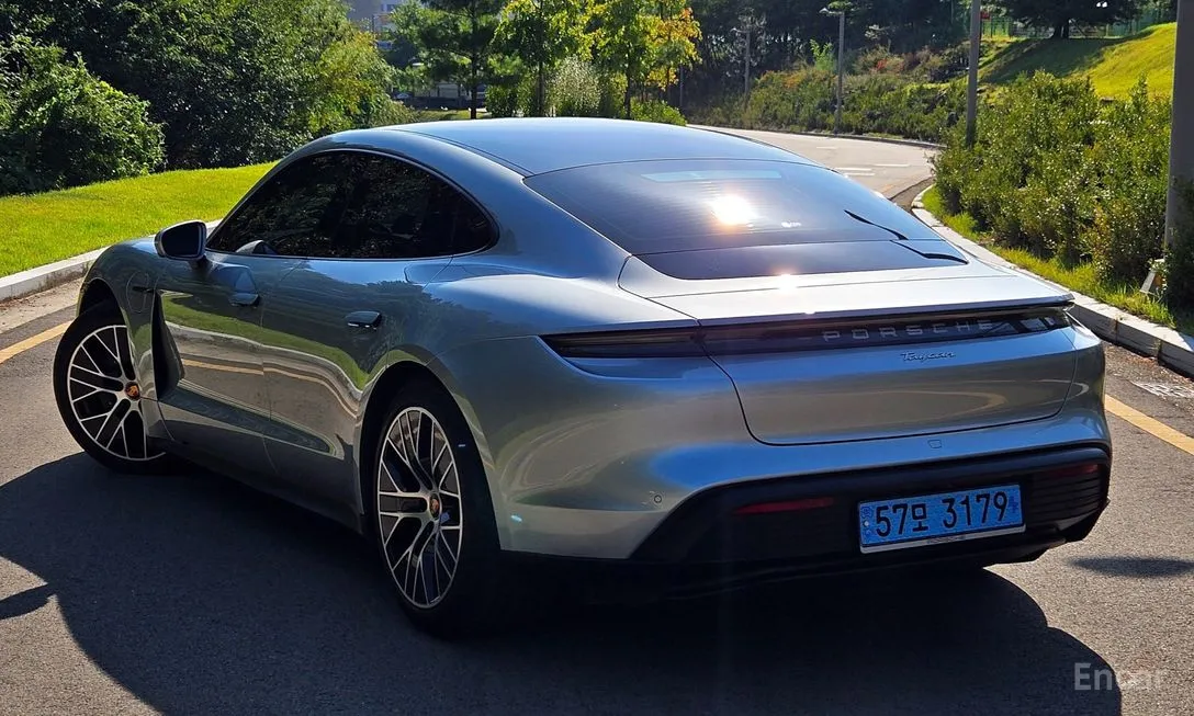 Porsche Taycan