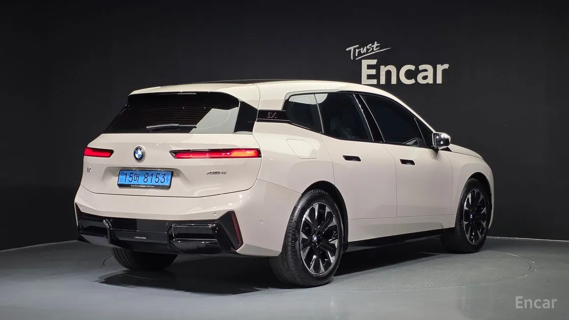 BMW iX