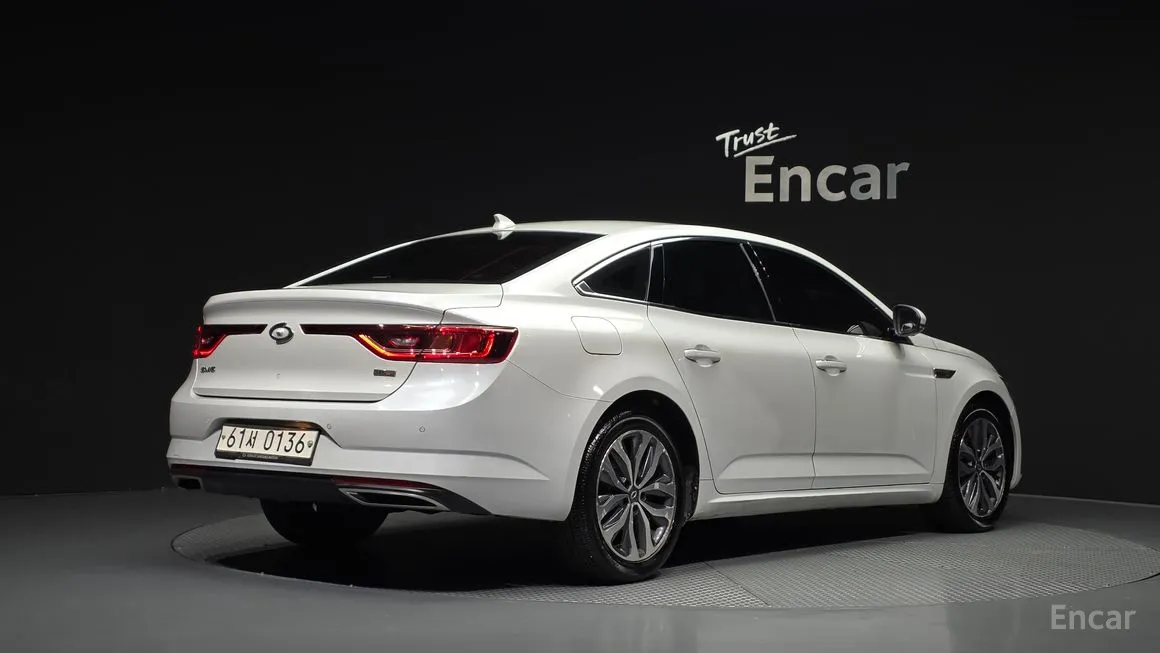 Renault SM6