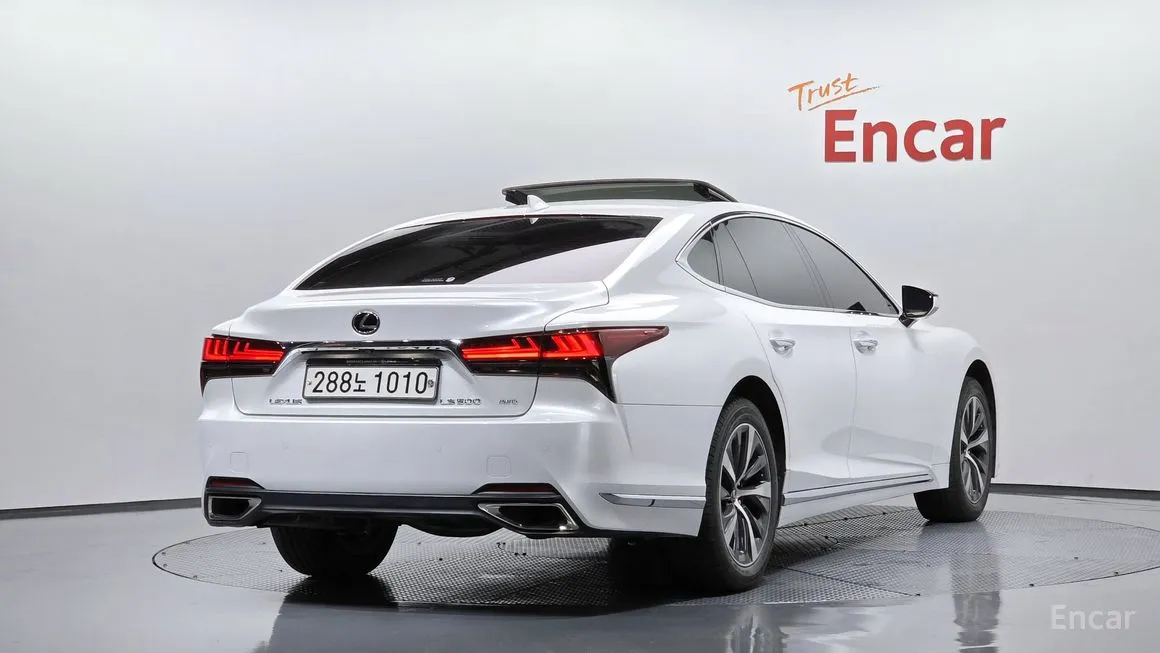 Lexus LS