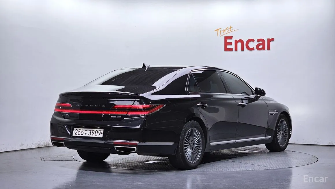 Genesis G90